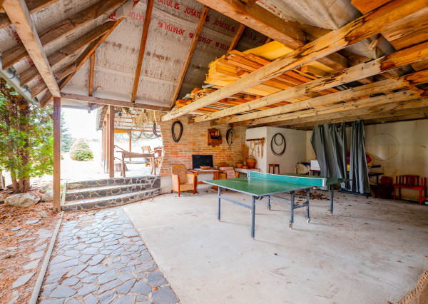 IBA U NÁS! Na predaj 7-izbový rodinný dom, 338 m2, Podhájska