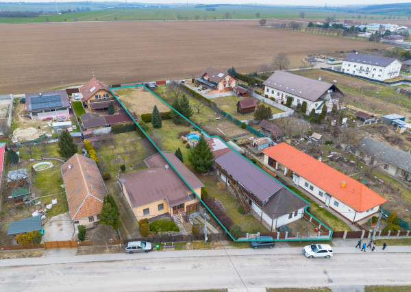 IBA U NÁS! Na predaj stavebný pozemok, 800 m2, Podhájska