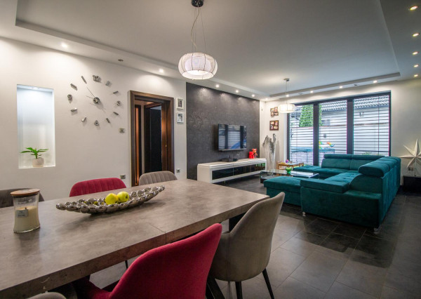 NA PREDAJ 5i rodinný dom v Maďarskej obci Lével, 17min do BA