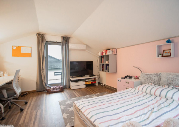 NA PREDAJ 5i rodinný dom v Maďarskej obci Lével, 17min do BA