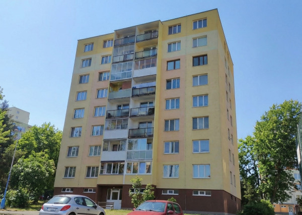 PRIPRAVUJEME DO PREDAJA: 4-izbový byt po rekonštrukcii