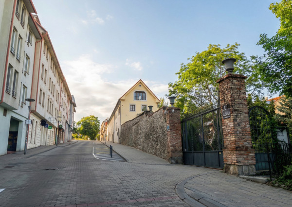 NA PRENÁJOM! 2-izbový byt, Zámocká, BA Staré mesto