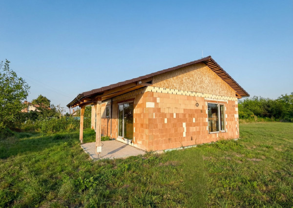 IBA U NÁS! Na predaj- novostavba 3 i RD v obci Horná Potôň