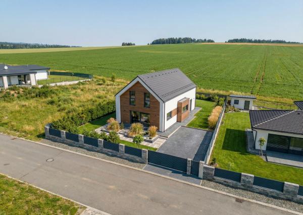 IBA U NÁS! Jedinečný stavebný pozemok vo Veľkej Lomnici