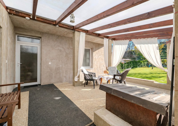 IBA U NÁS! NA PREDAJ prémiové rodinné sídlo v Kálnici 938m2