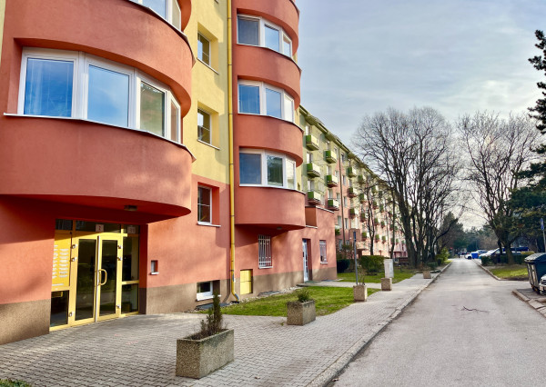 IBA U NÁS! 2-izbový byt na predaj, BA-Krasňany, Hagarova