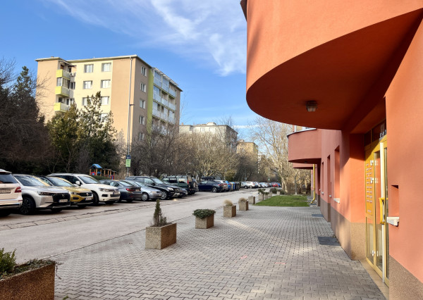 IBA U NÁS! 2-izbový byt na predaj, BA-Krasňany, Hagarova