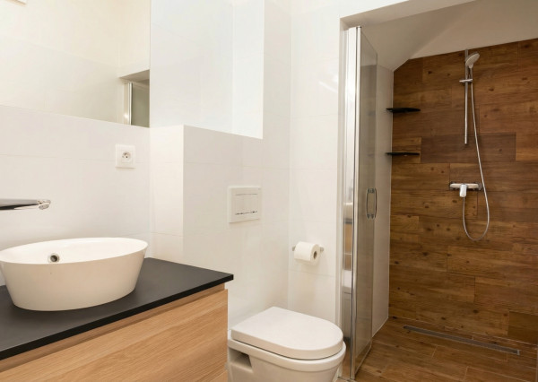 IBA U NÁS: Na predaj pekný 4i byt v rodinnom dome v Stupave.