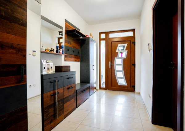 IBA U NÁS! Na predaj 6i Rezidencia Častkovce, bazén, 817m2