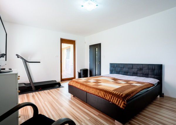 IBA U NÁS! Na predaj 6i Rezidencia Častkovce, bazén, 817m2