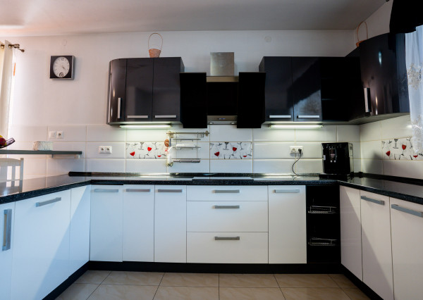 IBA U NÁS! Na predaj 6i Rezidencia Častkovce, bazén, 817m2