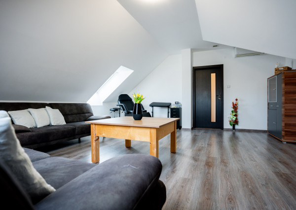 IBA U NÁS! Na predaj 6i Rezidencia Častkovce, bazén, 817m2