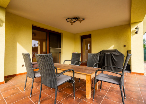 IBA U NÁS! Na predaj 6i Rezidencia Častkovce, bazén, 817m2