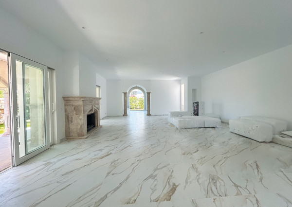 NA PREDAJ ŠPANIELSKO Luxusná Vila 300m od pláže,Los Monteros