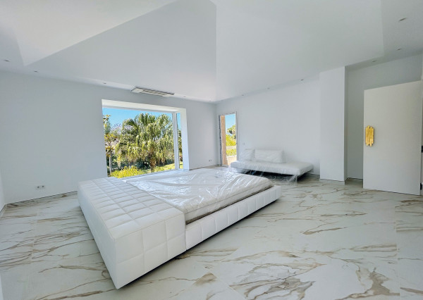 NA PREDAJ ŠPANIELSKO Luxusná Vila 300m od pláže,Los Monteros