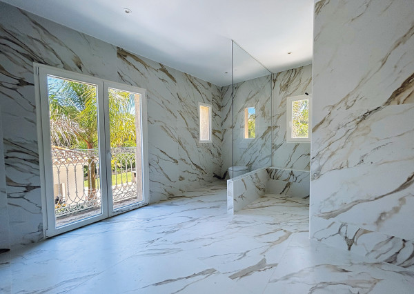 NA PREDAJ ŠPANIELSKO Luxusná Vila 300m od pláže,Los Monteros