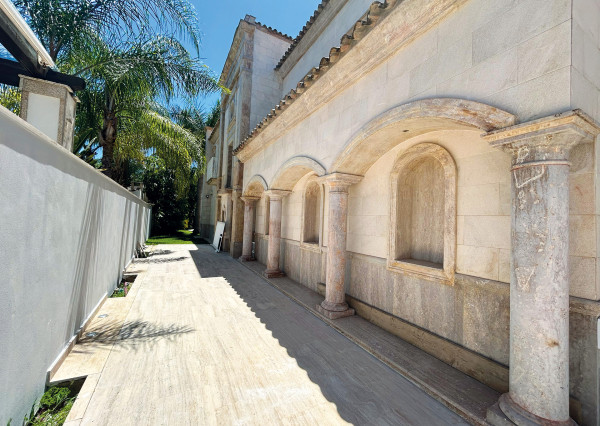 NA PREDAJ ŠPANIELSKO Luxusná Vila 300m od pláže,Los Monteros