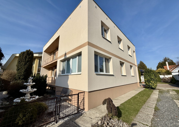 NA PREDAJ! 7 izbový zrekonštruovaný dvojgeneračný RD