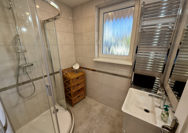 NA PREDAJ! 7 izbový zrekonštruovaný dvojgeneračný RD