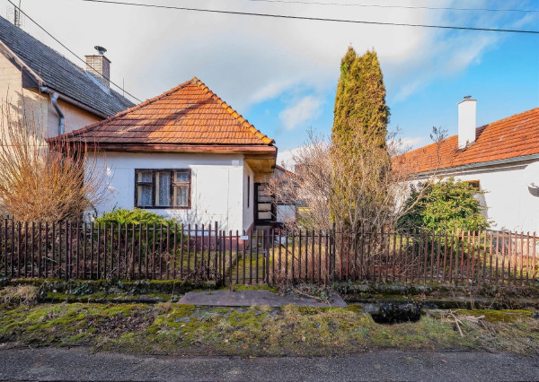 IBA U NÁS: Na predaj staršia drevenica – rodinný dom Mošovce