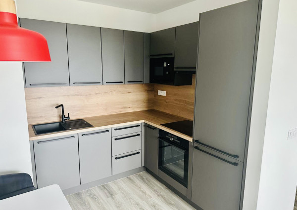 NA PREDAJ! Ružinov-Ovocné sady zariadený 2 izbový byt