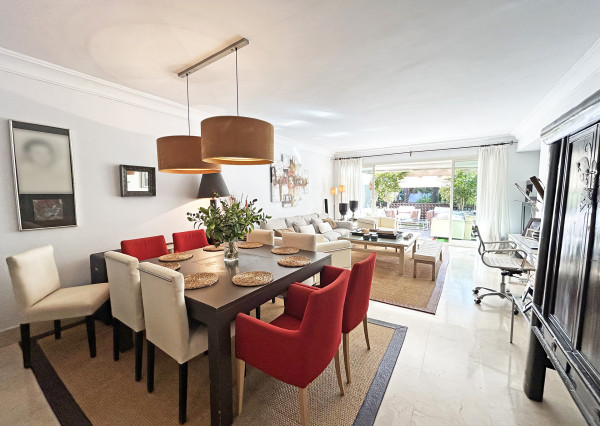 NA PREDAJ ŠPANIELSKO Luxusný apartmán v Rio Real - Marbella