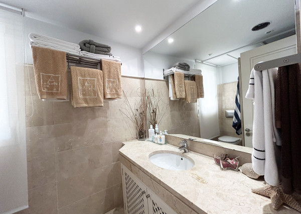 NA PREDAJ ŠPANIELSKO Luxusný apartmán v Rio Real - Marbella