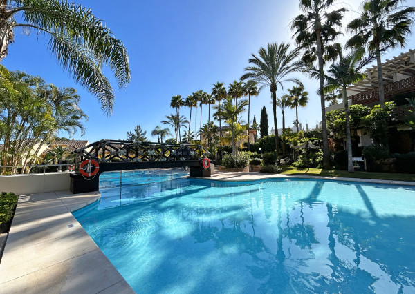 NA PREDAJ ŠPANIELSKO Luxusný apartmán v Rio Real - Marbella