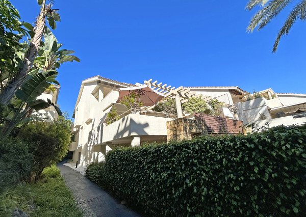 NA PREDAJ ŠPANIELSKO Luxusný apartmán v Rio Real - Marbella