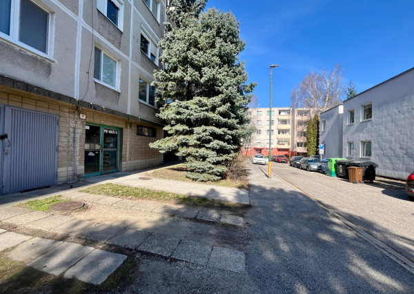 IBA U NÁS! Na predaj 2i byt v Dúbravke, komplet.rekonš. 51m2