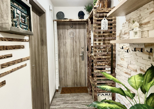 IBA U NÁS! Na predaj 2i byt v Dúbravke, komplet.rekonš. 51m2