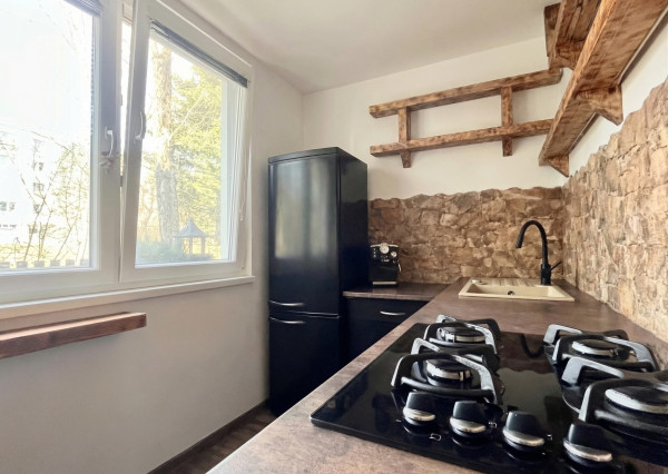 IBA U NÁS! Na predaj 2i byt v Dúbravke, komplet.rekonš. 51m2