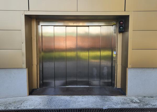 IBA U NÁS! Na prenájom garáž, parkovanie, novostavba Panónka