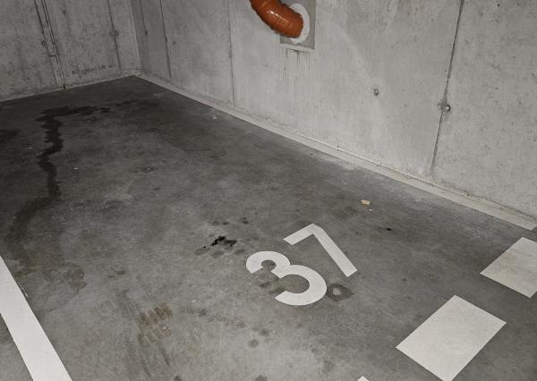 IBA U NÁS! Na prenájom garáž, parkovanie, novostavba Panónka