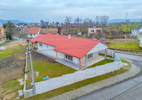 IBA U NÁS! Novostavba 4i. bungalov BYSTRIČANY okr. Prievidza