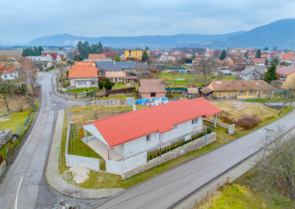 IBA U NÁS! Novostavba 4i. bungalov BYSTRIČANY okr. Prievidza