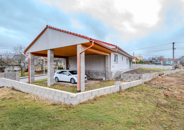 IBA U NÁS! Novostavba 4i. bungalov BYSTRIČANY okr. Prievidza