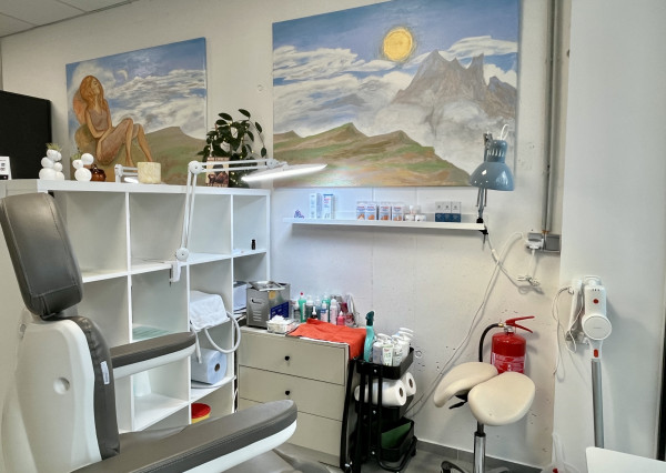 IBA U NÁS! Predaj prevádzky PIERKO pedikúra, manikúra, BA-Ružinov