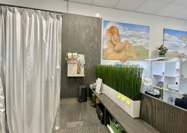 IBA U NÁS! Predaj prevádzky PIERKO pedikúra, manikúra, BA-Ružinov