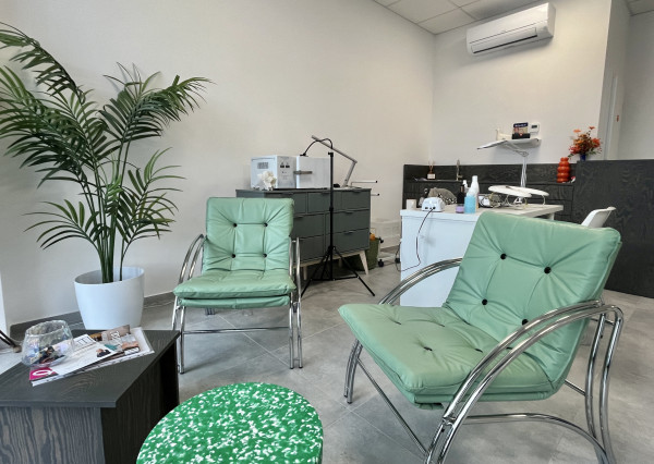 IBA U NÁS! Predaj prevádzky PIERKO pedikúra, manikúra, BA-Ružinov