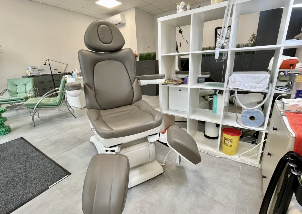 IBA U NÁS! Predaj prevádzky PIERKO pedikúra, manikúra, BA-Ružinov