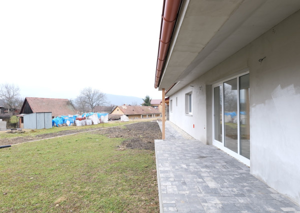 IBA U NÁS! Novostavba 4i. bungalov BYSTRIČANY okr. Prievidza
