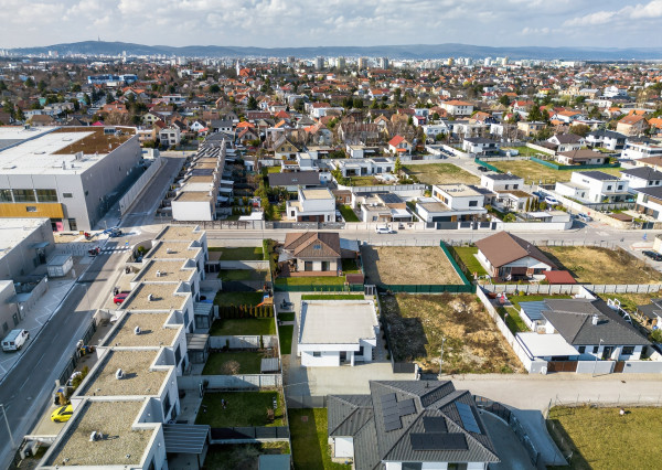 IBA U NÁS!Na predaj 3i novostavba v Pod.Biskupice, 534m2, BA