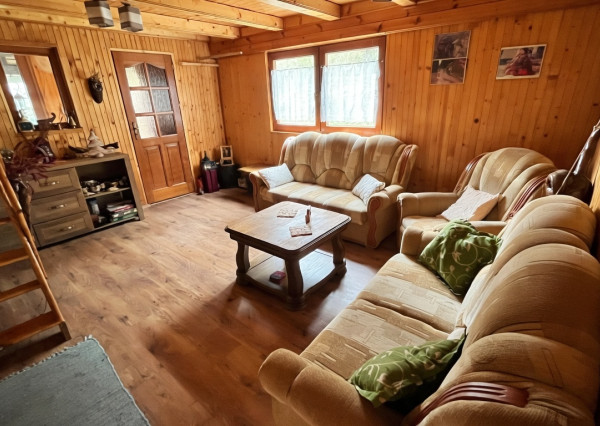 NA PREDAJ! Rekreačná chata Javorníky - Nesluša, 177 m²
