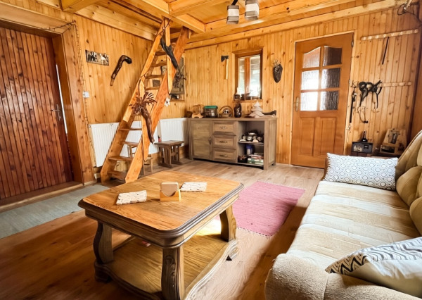 NA PREDAJ! Rekreačná chata Javorníky - Nesluša, 177 m²