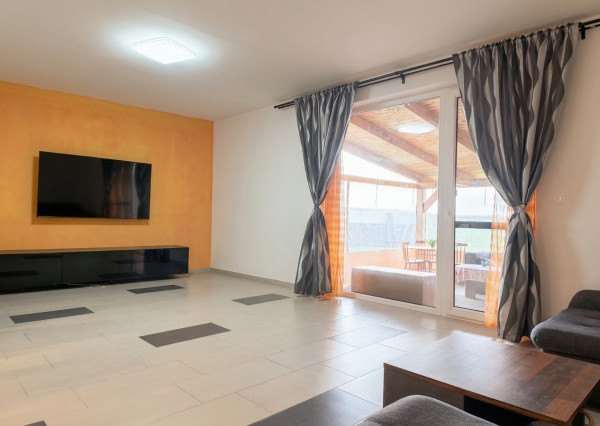 NA PREDAJ! 4 i zariadený dvojpodlažný RD - Lehnice Sása
