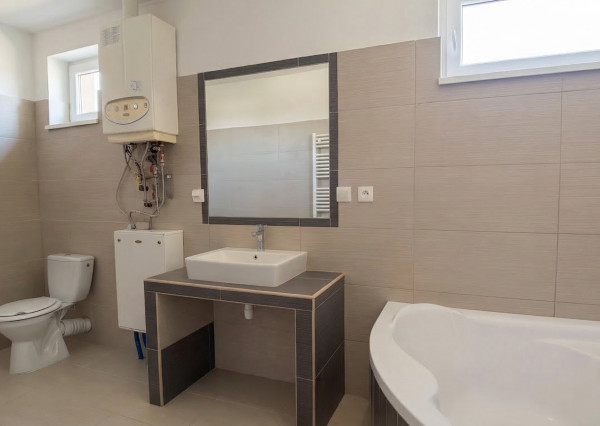 NA PREDAJ! 4 i zariadený dvojpodlažný RD - Lehnice Sása