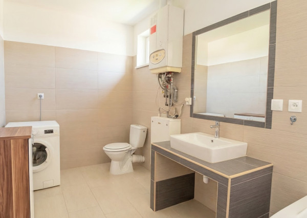 NA PREDAJ! 4 i zariadený dvojpodlažný RD - Lehnice Sása