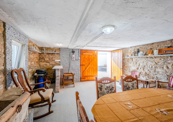 IBA U NÁS! Na predaj útulná chalupa LUBINA, polosamota 958m2