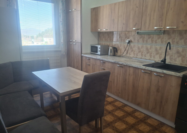 IBA U NÁS! Prenájom 3 izb.bytu ul.SNP v Považskej Bystrici